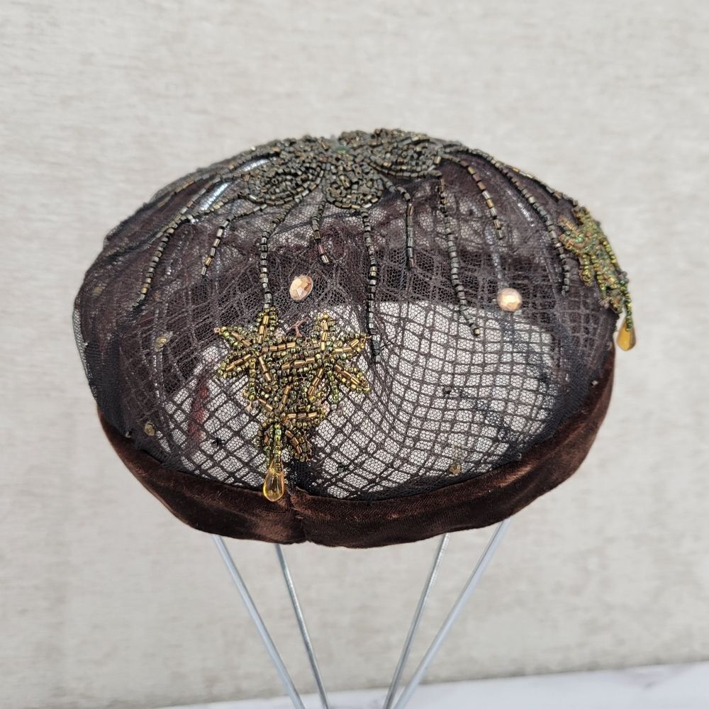 50s Tambour Embroidery Beaded Women's Hat Facinator Pillbox Mesh - Picture 1 of 16